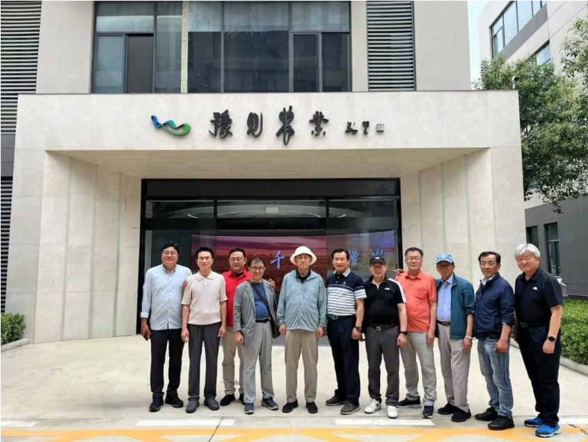 韓國(guó)京畿道驪州市市長(zhǎng)率團(tuán)蒞臨云飛科技參觀指導(dǎo)